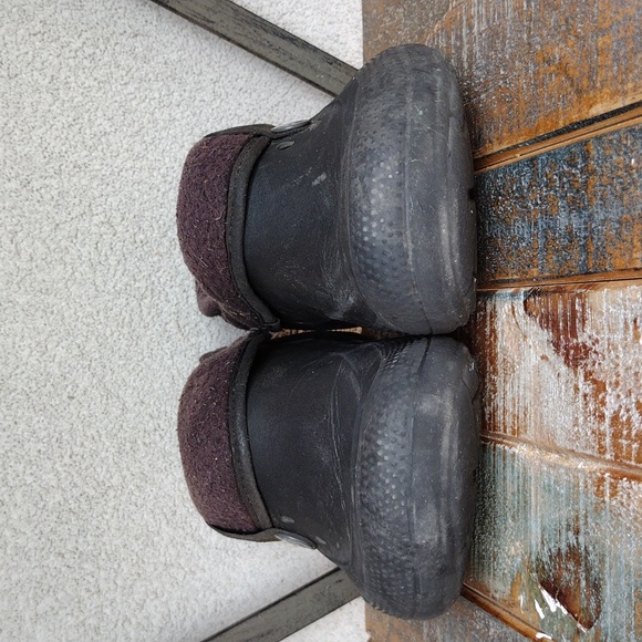 CROC Fleece-lined Cozy Clogs - Picture 5 of 8